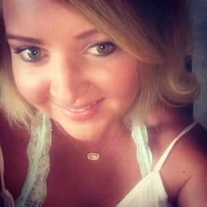 Meet your Posher, Casey